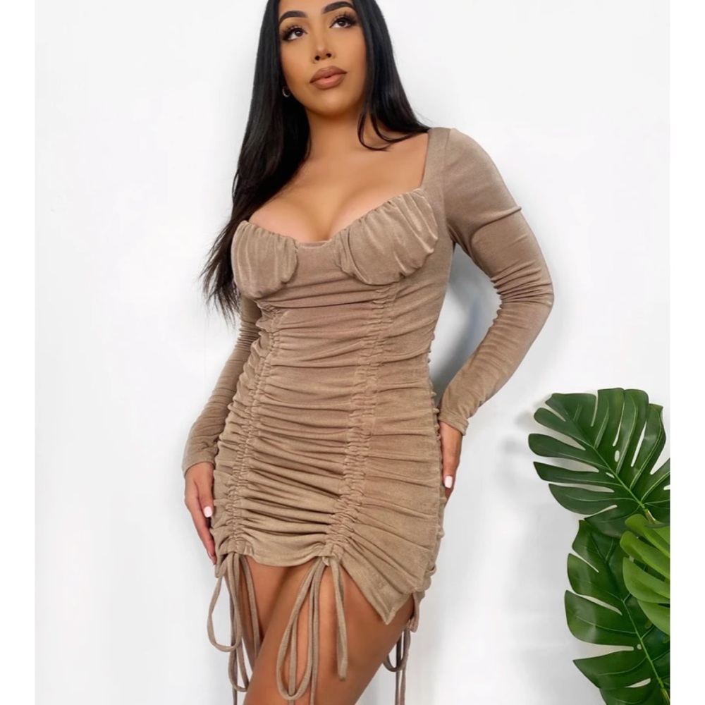 Stassie Dress in color mocha